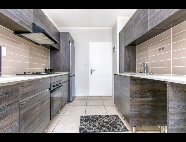 1 BEDROOM APARTMENT FOR SALE IN OLIVEDALE